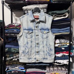 Levi's Light Wash Blue Denim Vest - Sleeveless Trucker Style